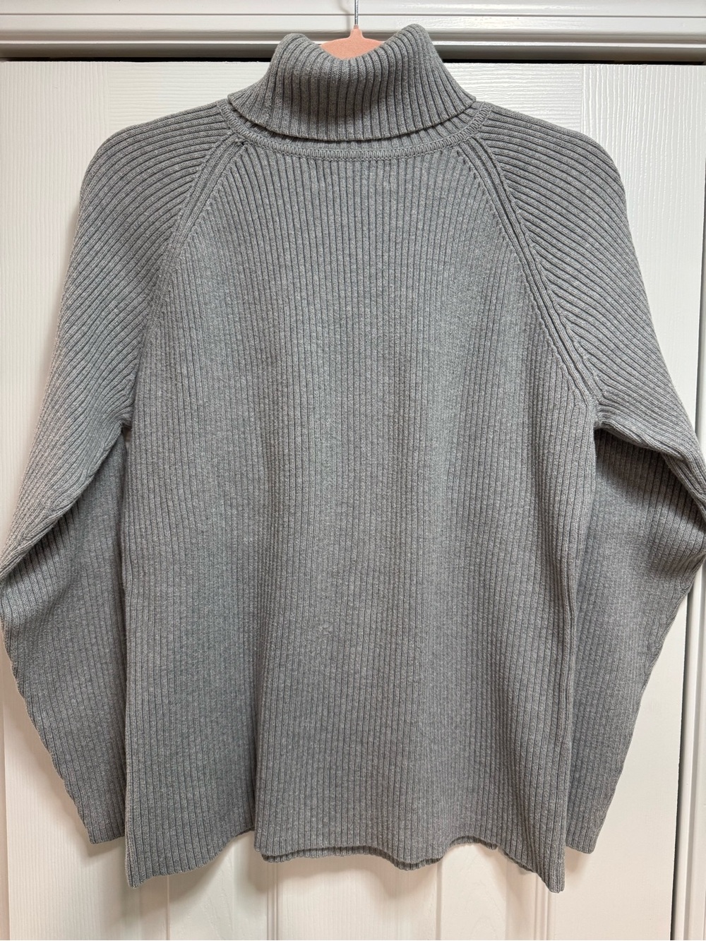 Eddie Bauer Light Gray Ribbed Turtleneck Sweater - Picture 2 of 9